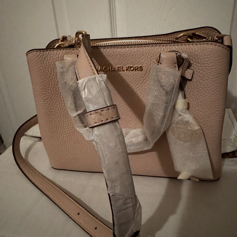 BNWT Michael Kors Blush Leather Satchel - Picture 3 of 9